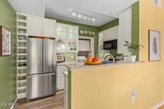 Photo #5: 6697504 Listing