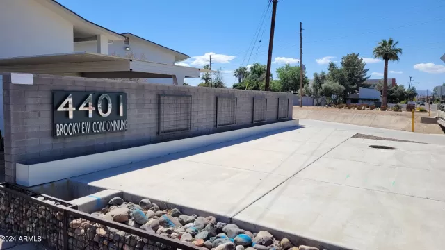 MLS: 6697558 Condo For Sale