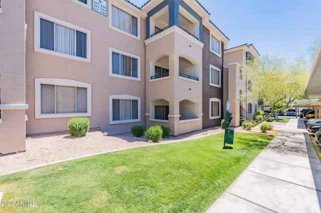 MLS: 6697568 Condo For Sale