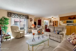 Photo #3: 6697596 Listing