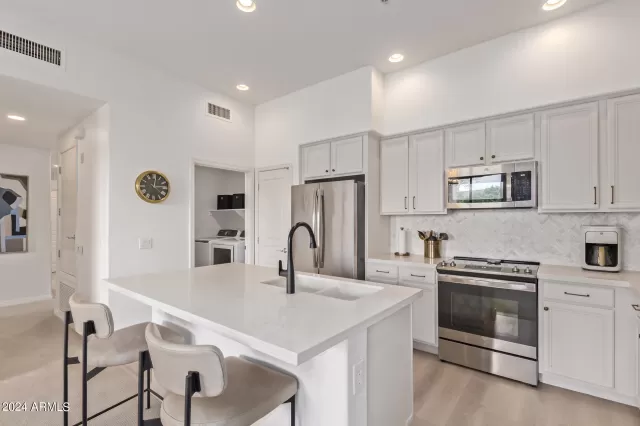 MLS: 6697691 Condo For Sale