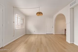 Photo #6: 6697703 Listing