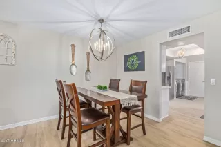 Photo #4: 6697817 Listing