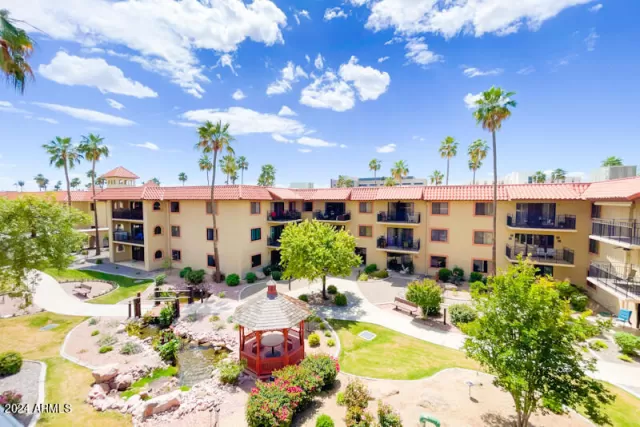 MLS: 6697822 Condo For Sale