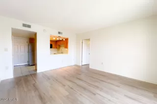 Photo #4: 6697822 Listing