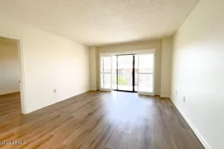 Photo #5: 6697822 Listing