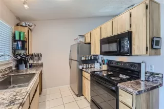 Photo #5: 6697831 Listing 