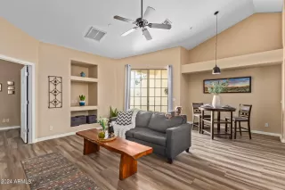 Photo #2: 6697833 Listing 