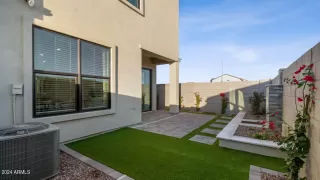 Photo #5: 6697890 Listing