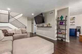 Photo #3: 6697973 Listing