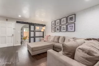 Photo #5: 6697973 Listing