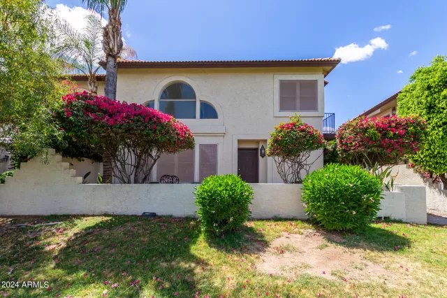 MLS: 6698054 Condo For Sale