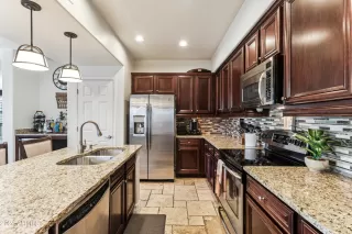 Photo #3: 6698165 Listing