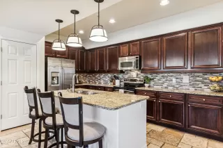 Photo #4: 6698165 Listing