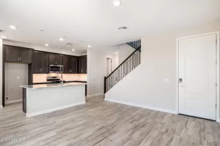 Photo #3: 6698443 Listing