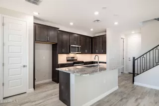 Photo #6: 6698443 Listing