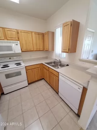 Photo #3: 6698685 Listing