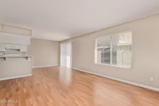 Photo #4: 6698700 Listing 