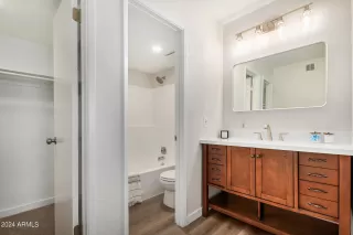 Photo #6: 6698707 Listing