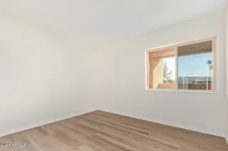 Photo #6: 6698711 Listing