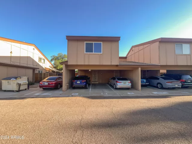 MLS: 6698838 Condo For Sale