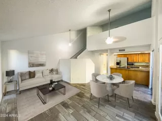 Photo #1: 6698838 Listing