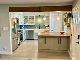 Photo #2: 6698842 Listing