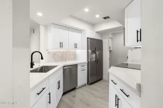 Photo #4: 6698890 Listing 