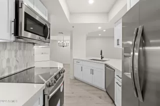 Photo #5: 6698890 Listing 