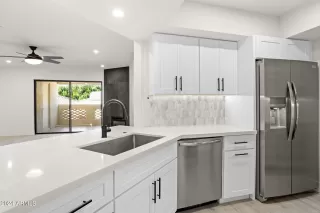 Photo #6: 6698890 Listing 