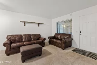 Photo #4: 6698982 Listing