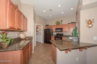 Photo #5: 6698990 Listing