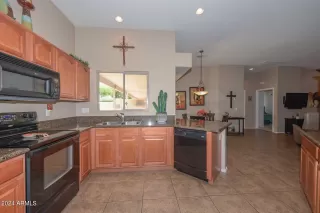 Photo #6: 6698990 Listing