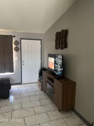 Photo #5: 6699038 Listing 