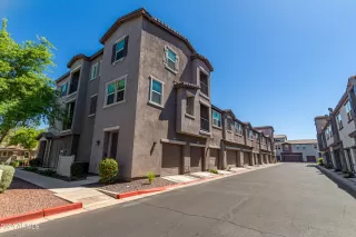 Photo #2: 6699089 Listing