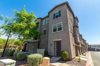 Photo #3: 6699089 Listing