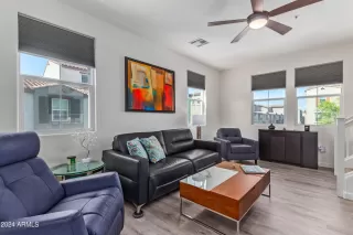 Photo #4: 6699089 Listing