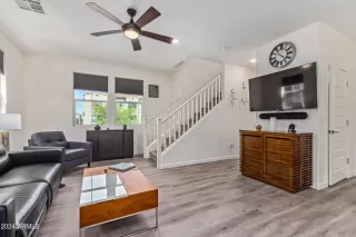 Photo #6: 6699089 Listing