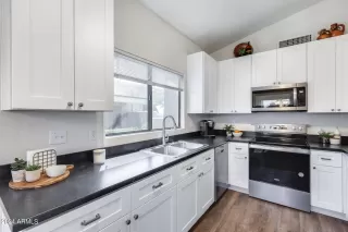 Photo #1: 6699097 Listing 