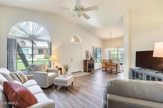 Photo #2: 6699097 Listing 