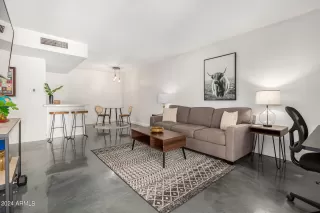 Photo #2: 6699170 Listing 