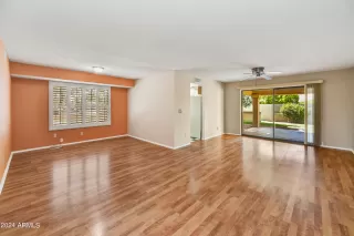 Photo #2: 6699278 Listing