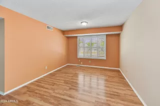 Photo #3: 6699278 Listing