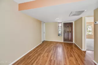 Photo #4: 6699278 Listing