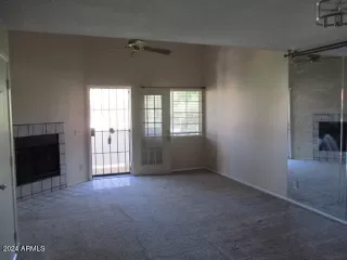 Photo #4: 6699426 Listing