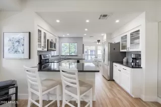 Photo #4: 6699456 Listing