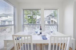 Photo #5: 6699456 Listing