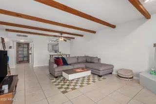 Photo #5: 6699469 Listing