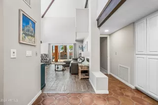 Photo #5: 6699550 Listing