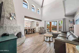 Photo #6: 6699550 Listing